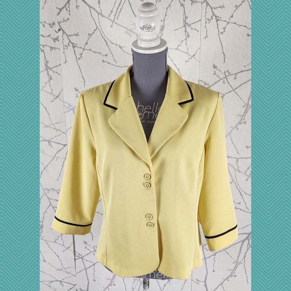 Tradition Pale Yellow Button Front Blazer 3/4 Length Sleeves